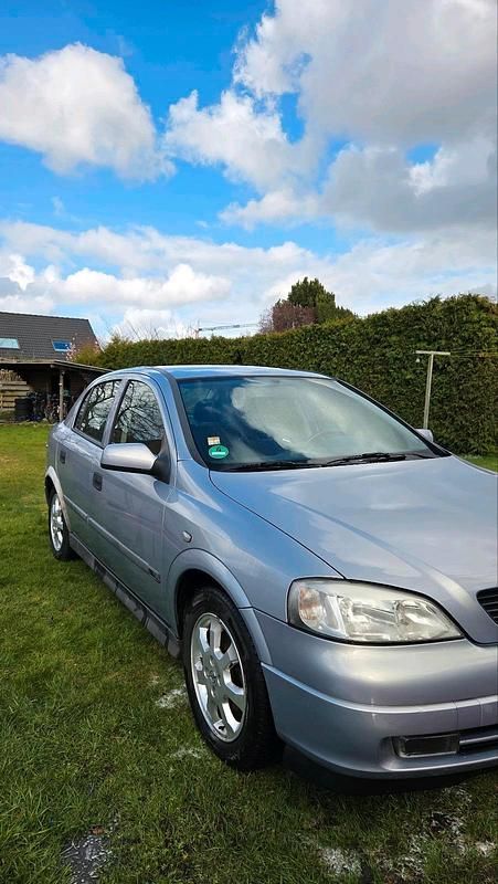 Gebraucht Opel Astra 84 PS (61 kW) 2001 Silber Kleinwagen