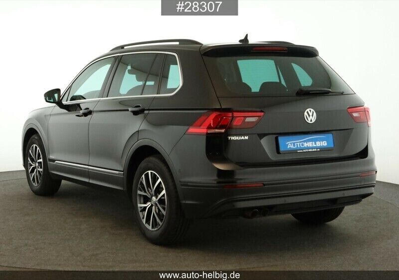 Gebraucht VW Tiguan Comfortline 150 PS (110 kW) 2020 Deep black perleffekt SUV