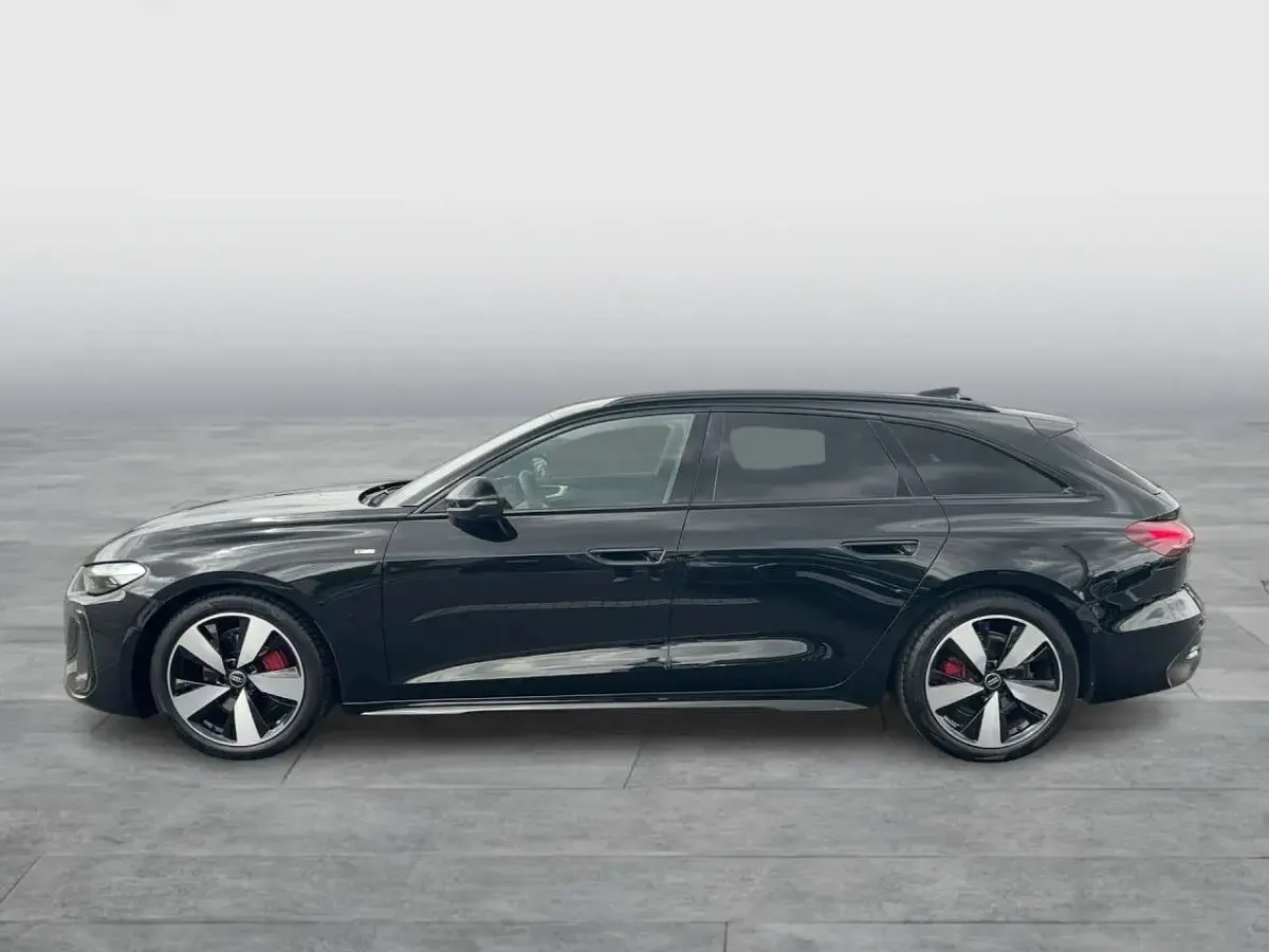 Gebraucht Audi A5 S-Line 204 PS (150 kW) 2025 Mythosschwarz metallic Kombi