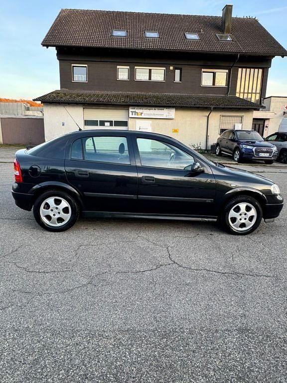 Gebraucht Opel Astra Edition 101 PS (74 kW) 2000 Schwarz Limousine