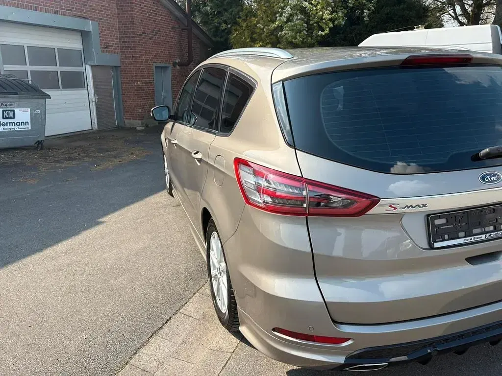 Gebraucht Ford S-MAX Titanium 179 PS (131 kW) 2016 Grau Van / Kleinbus