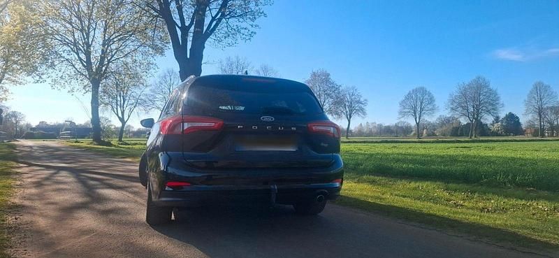 Używany Ford Focus Titanium 150 KM (110 kW) 2019 Czarny Kombi