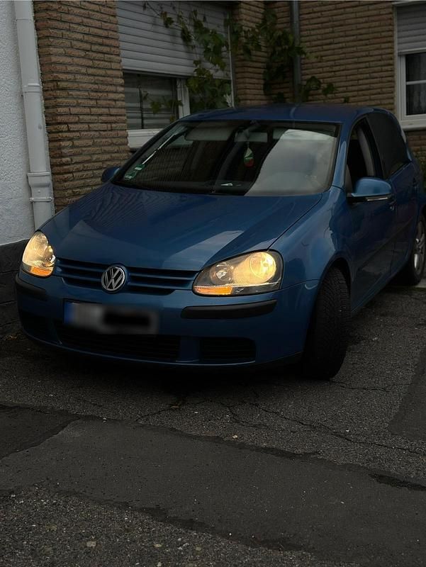 Blau Gebraucht 2005 VW Golf V Kleinwagen | 4.500 € - Bild 1/4