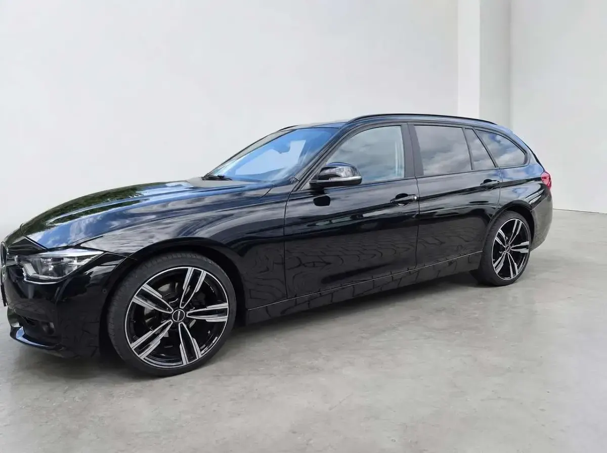 Używany BMW 318 Performance 150 KM (110 kW) 2017 Czarny Kombi