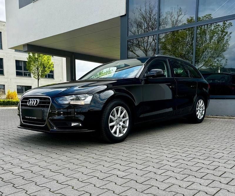 Second-hand Audi A4 Attraction 120 CP (88 kW) 2014 Negru Break