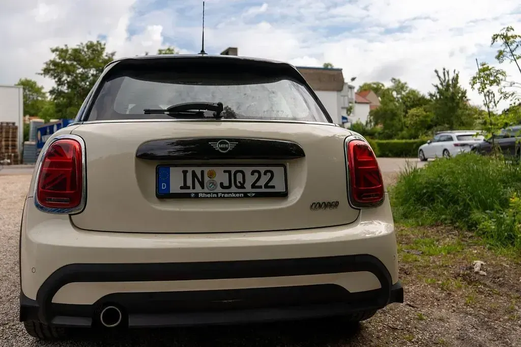 Gebraucht Mini Cooper Classic 136 PS (100 kW) 2022 Weiß Kleinwagen