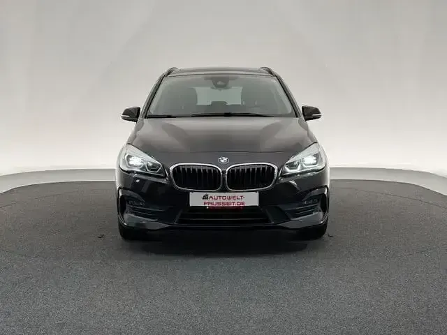 Gebraucht BMW 218 Advantage 150 PS (110 kW) 2022 Braun Limousine