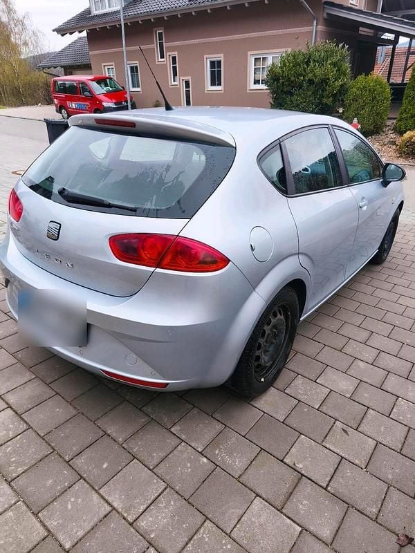 Second-hand Seat Leon 125 CP (91 kW) 2011 Argintiu Hatchback