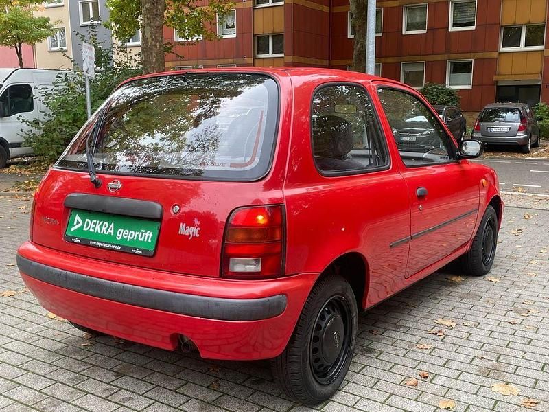 Gebraucht Nissan Micra Comfort 54 PS (39 kW) 1998 Rot Kleinwagen