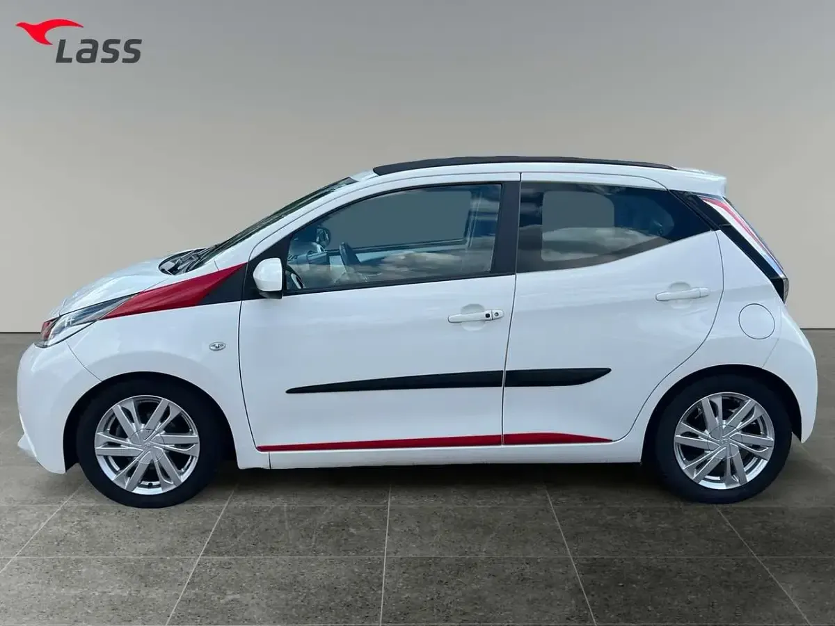 Gebraucht Toyota Aygo X-wave 69 PS (50 kW) 2015 Weiß Kleinwagen