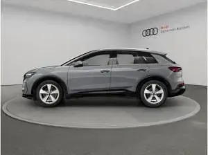 Neu Audi Q4 e-tron Basis 150 kW (204 PS) 2025 Grau (kieselgrau) SUV