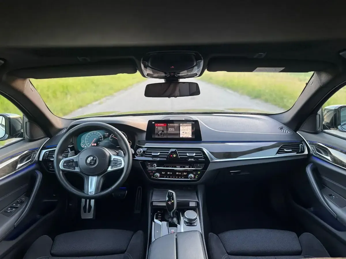Gebraucht BMW 530 M Sport 265 PS (194 kW) 2019 Grau Limousine