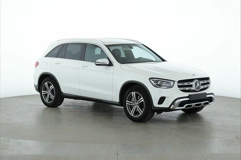 Weiß Gebraucht 2020 Mercedes GLC200 SUV | 33.960 € (Guter Preis) - Bild 1/4