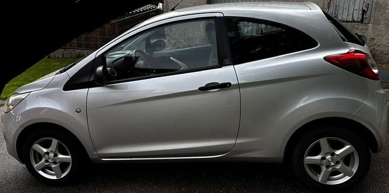 Silber Gebraucht 2009 Ford Ka Kleinwagen | 800 € (Superpreis) - Bild 1/4