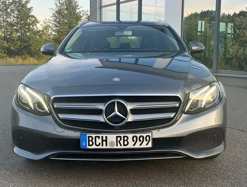 Gebraucht Mercedes E200 Avantgarde 150 PS (110 kW) 2017 Grau Limousine