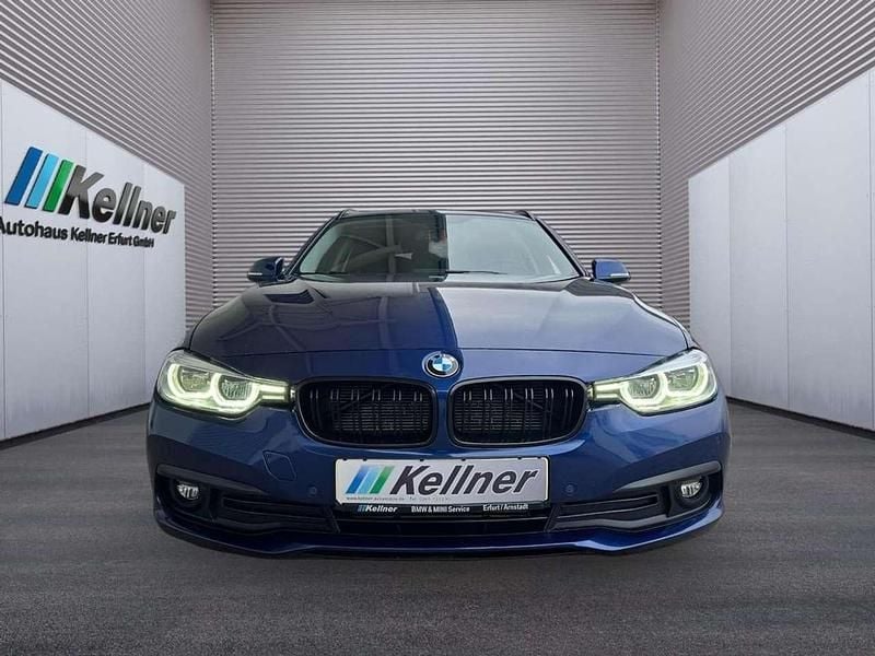Blau Gebraucht 2016 BMW 320 Sport Line Kombi | 10.980 € (Guter Preis) - Bild 1/4