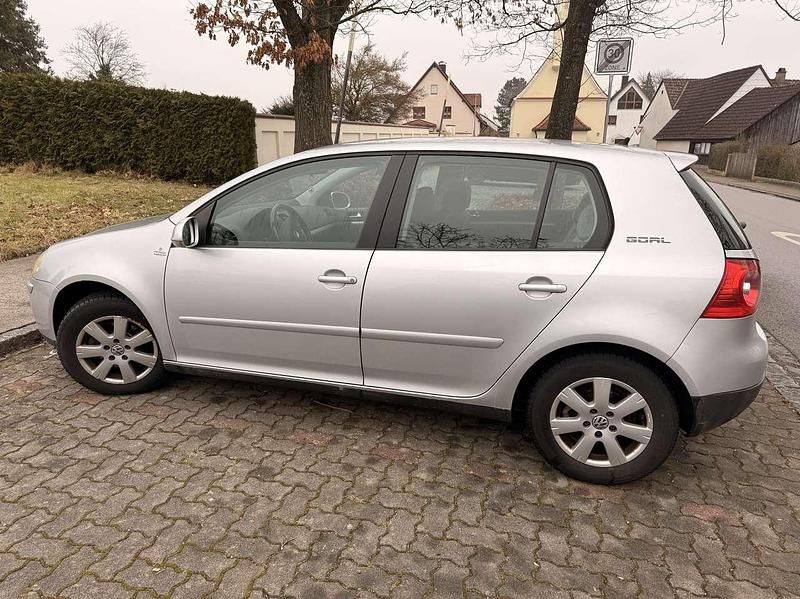 Grau Gebraucht 2006 VW Golf IV Goal Kleinwagen | 2.500 € (Fairer Preis) - Bild 1/4