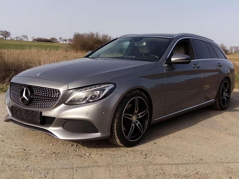Gebraucht Mercedes C220 170 PS (125 kW) 2015 Palladiumsilber  metalliclack Kombi