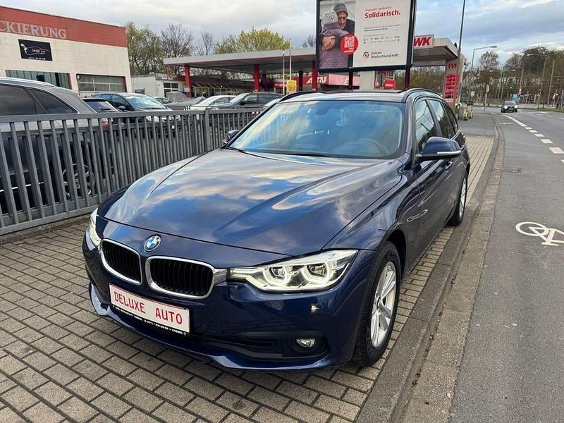Gebraucht BMW 320 Advantage 190 PS (139 kW) 2018 Blau Kombi