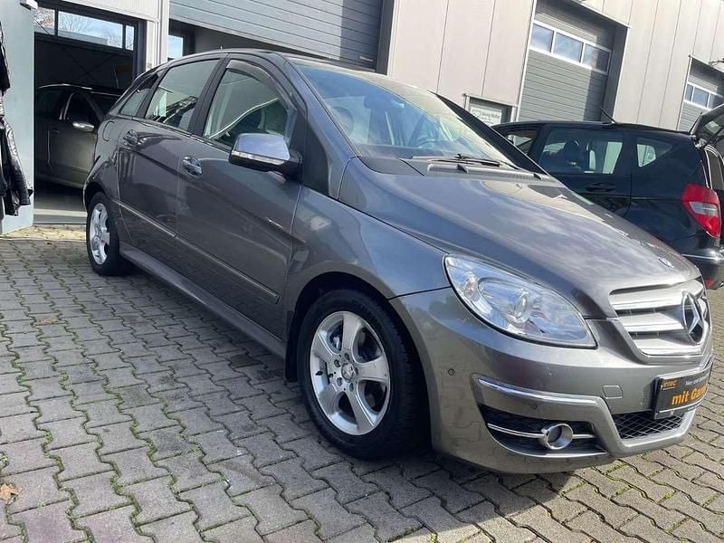 Antrazithmetallic Gebraucht 2009 Mercedes B200 Van / Kleinbus | 5.870 € (Guter Preis) - Bild 1/4
