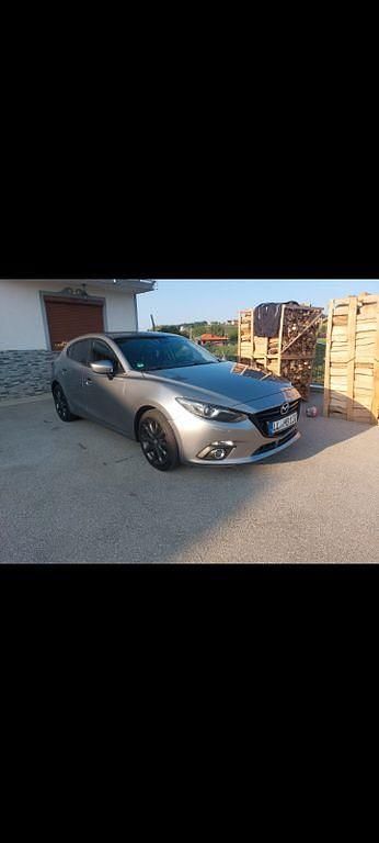 Grau Gebraucht 2016 Mazda 3 Sports-Line Limousine | 6.500 € (Guter Preis) - Bild 1/4