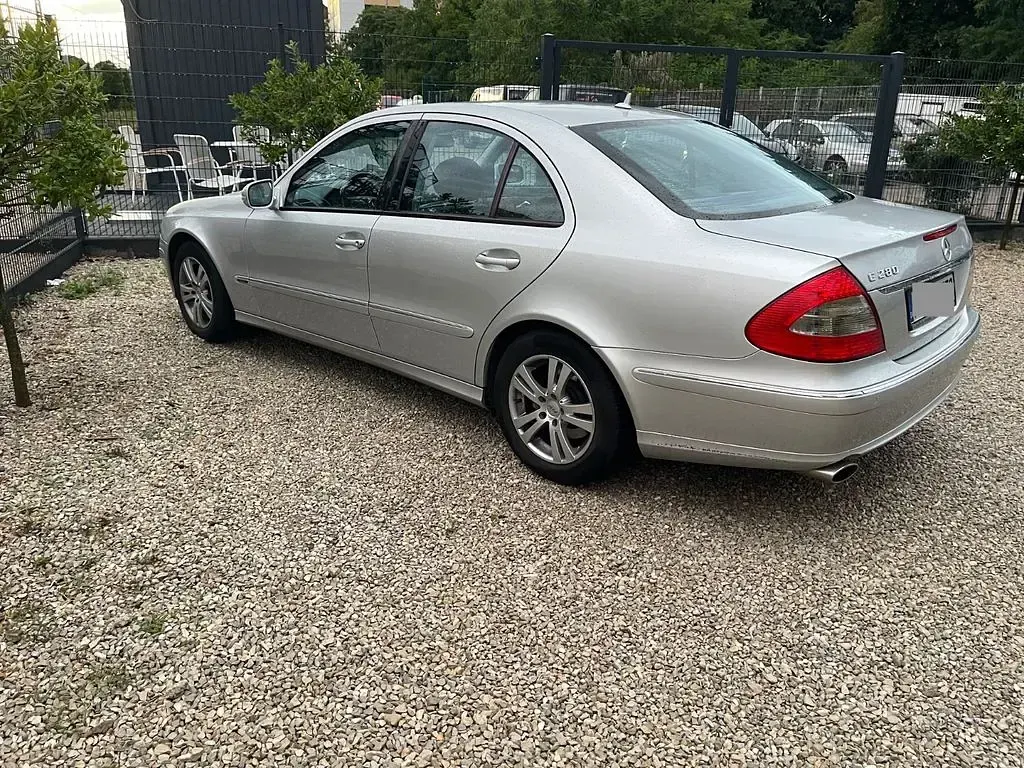Gebraucht Mercedes E280 Avantgarde 231 PS (169 kW) 2008 Silber Limousine
