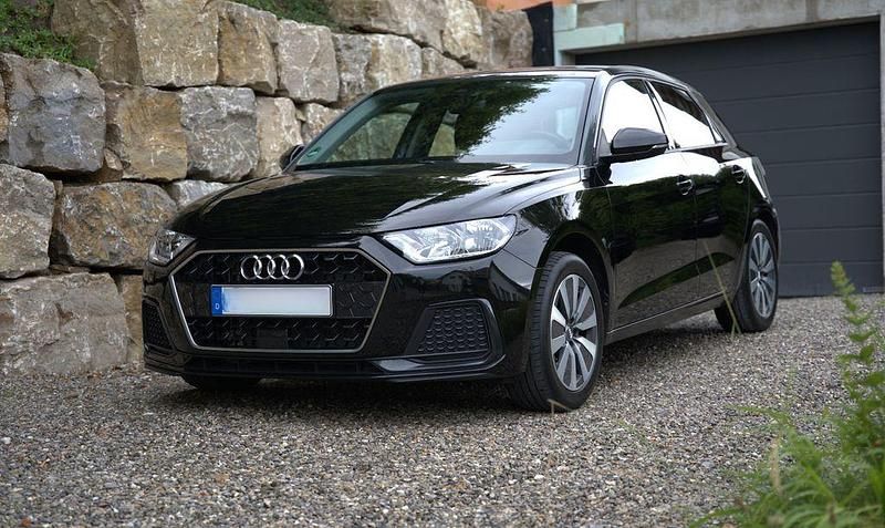 Schwarz Gebraucht 2019 Audi A1 Sportback Advanced Kleinwagen | 17.000 € (Fairer Preis) - Bild 1/4