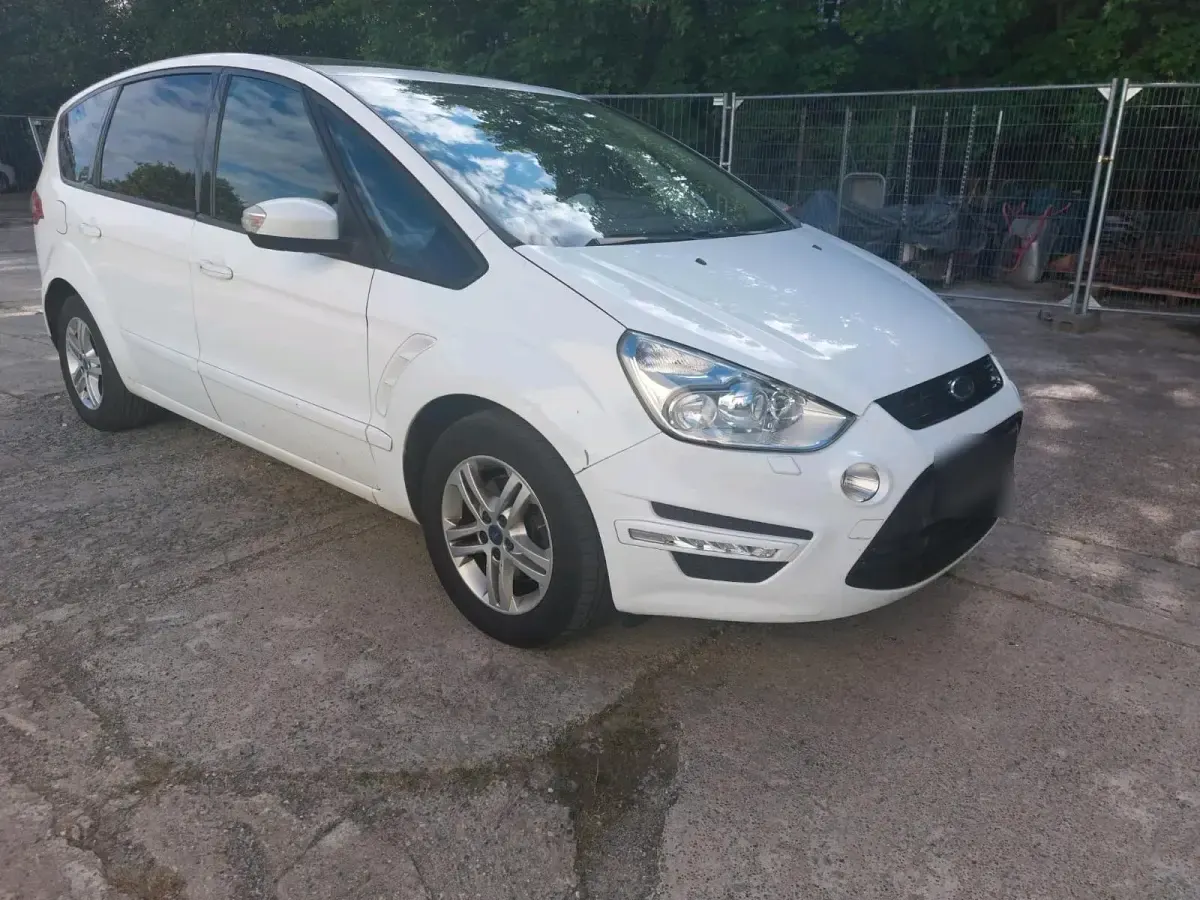 Gebraucht Ford S-MAX S 163 PS (119 kW) 2014 Weiß Van / Kleinbus