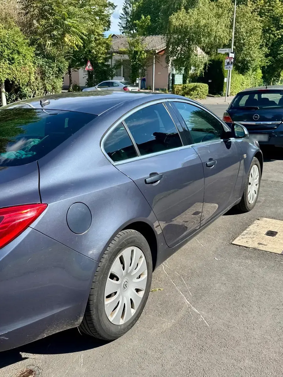 Gebraucht Opel Insignia 136 PS (100 kW) 2013 Blau Limousine