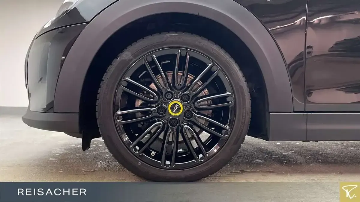 Gebraucht Mini Cooper SE 135 kW (184 PS) 2023 Schwarz Kleinwagen