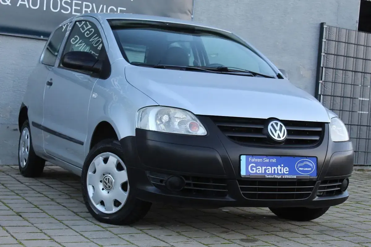 Second-hand VW Fox Basis 54 CP (39 kW) 2006 Argintiu Hatchback