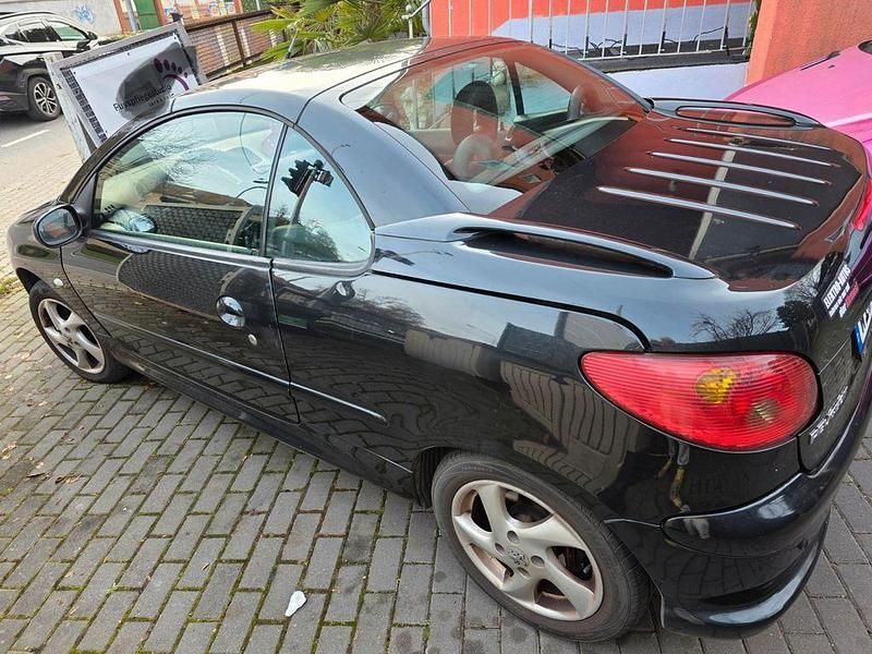 Gebraucht Peugeot 206 CC Platinum 109 PS (80 kW) 2003 Schwarz Cabrio