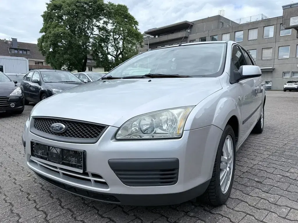 Gebraucht Ford Focus Fun X 116 PS (85 kW) 2006 Silber Limousine
