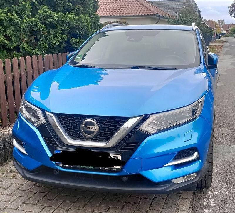 Blau Gebraucht 2017 Nissan Qashqai Tekna SUV | 11.500 € (Guter Preis) - Bild 1/3