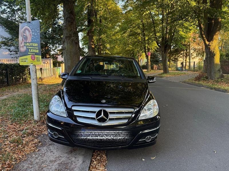 Schwarz Gebraucht 2008 Mercedes B170 Van / Kleinbus | 3.400 € (Fairer Preis) - Bild 1/4