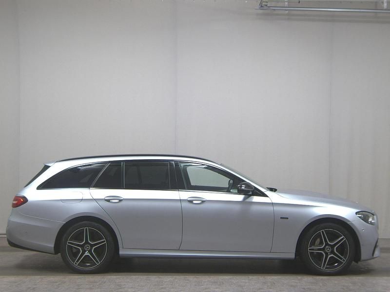 Grau Gebraucht 2021 Mercedes E300 AMG line Kombi | 27.480 € (Guter Preis) - Bild 1/4