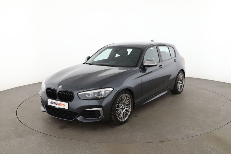Grau Gebraucht 2019 BMW M140 M Sport Limousine | 31.660 € (Guter Preis) - Bild 1/4