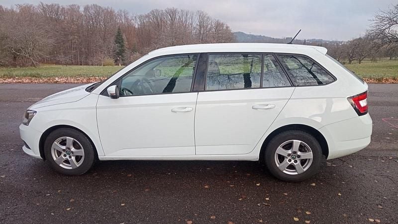 Weiß Gebraucht 2018 Skoda Fabia Cool Plus Kombi | 7.800 € (Guter Preis) - Bild 1/4
