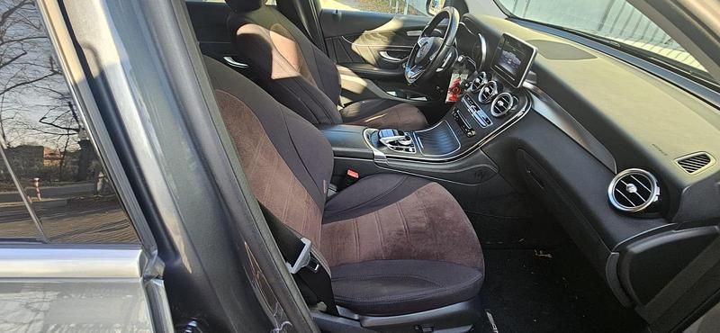 Gebraucht Mercedes GLC250 204 PS (150 kW) 2017 Grau SUV
