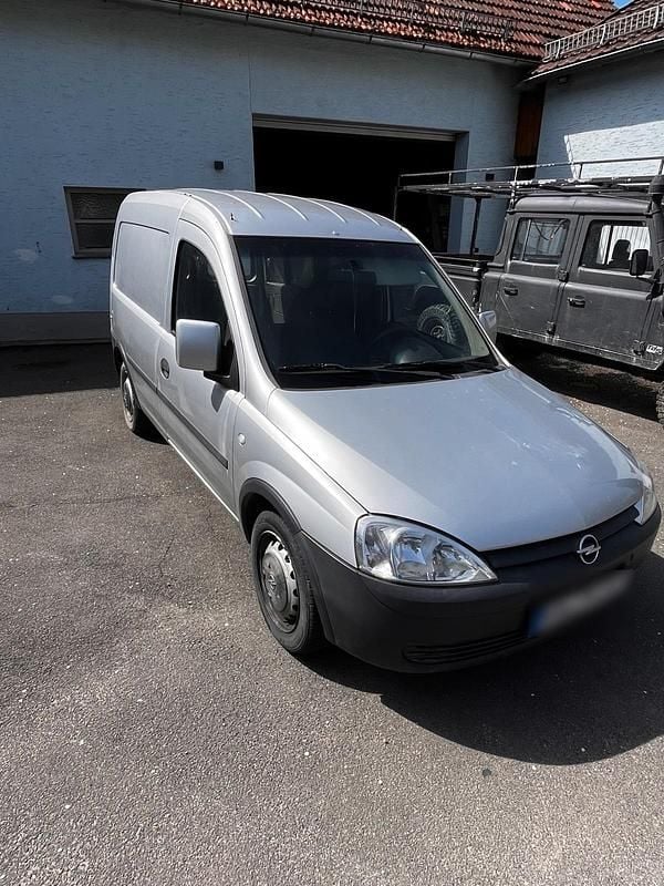 Second-hand Opel Combo 75 CP (55 kW) 2005 Argintiu Monovolum