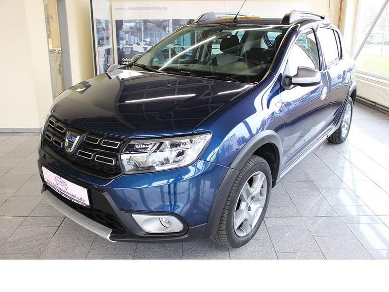 Blau Gebraucht 2019 Dacia Sandero Prestige Kleinwagen | 12.220 € (Etwas zu teuer) - Bild 1/4