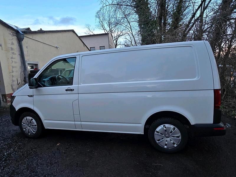 Gebraucht VW Transporter 150 PS (110 kW) 2018 Weiß Van