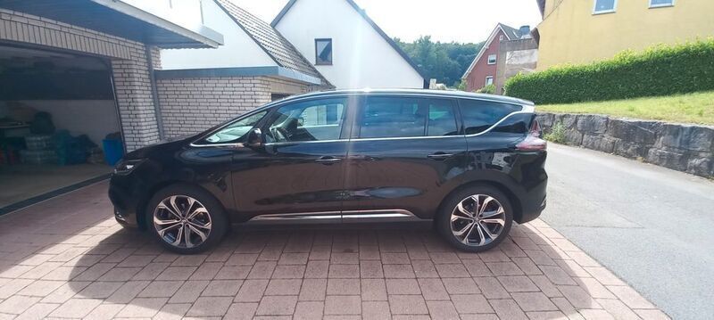 Schwarz Gebraucht 2017 Renault Espace Initiale Paris Van / Kleinbus | 16.549 € (Guter Preis) - Bild 1/4