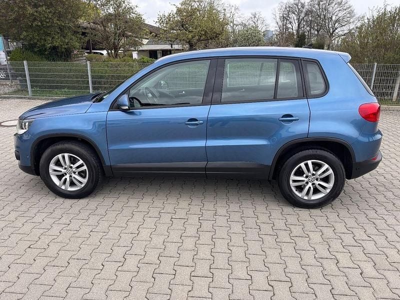 Gebraucht VW Tiguan Trendline 140 PS (102 kW) 2015 Blau SUV