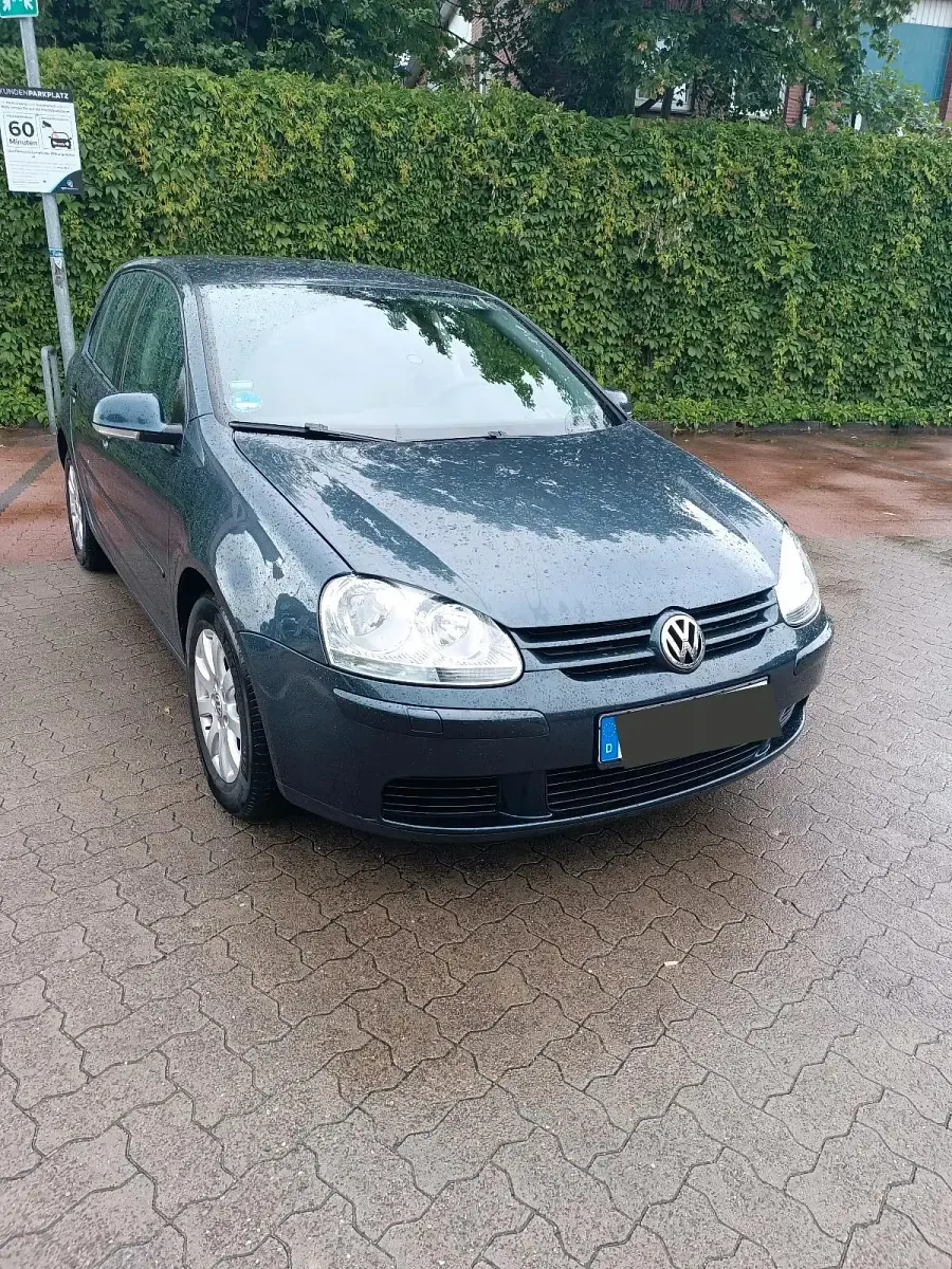 Gebraucht VW Golf V 105 PS (77 kW) 2005 Blau Kleinwagen