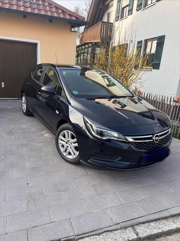 Gebraucht Opel Astra 110 PS (80 kW) 2018 Blau Limousine