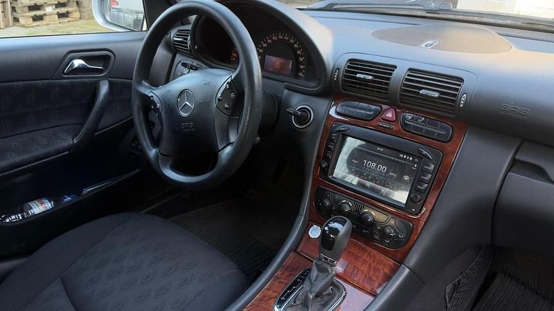 Gebraucht Mercedes C220 2003 Silber Limousine