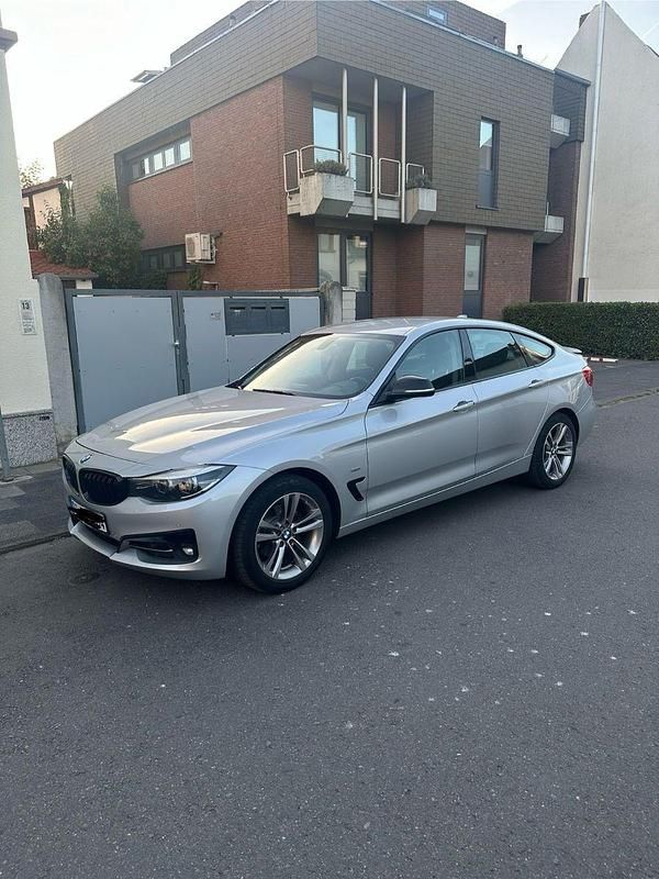 Silber Gebraucht 2016 BMW 320 Gran Turismo Sport Line Limousine | 10.900 € (Fairer Preis) - Bild 1/4
