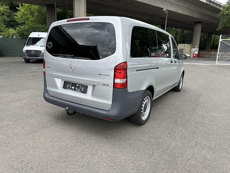 Gebraucht Mercedes Vito 163 PS (119 kW) 2019 Brillantsilber metallic Van