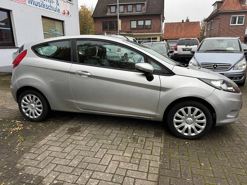 Gebraucht Ford Fiesta Trend 60 PS (44 kW) 2009 Silber Kleinwagen